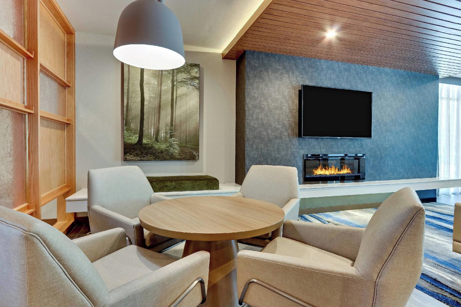 Fairfield Inn & Suites Dallas Love Field