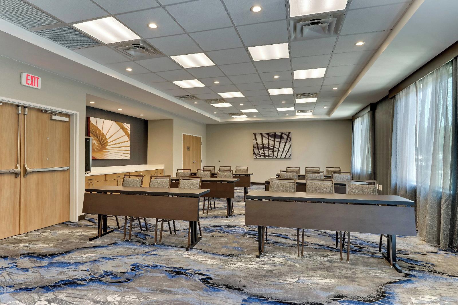 Fairfield Inn & Suites Dallas Love Field