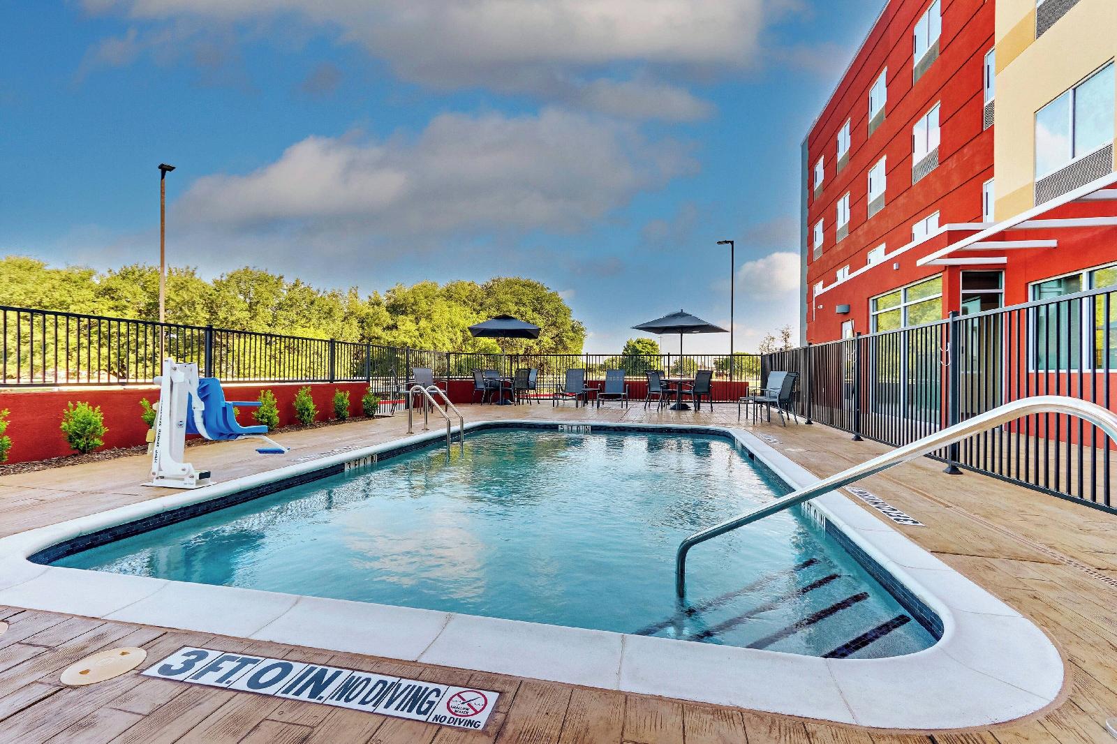 Fairfield Inn & Suites Dallas Love Field