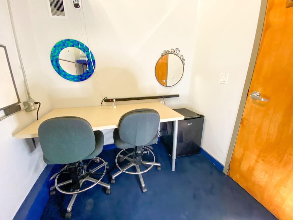 Pacific Tradewinds Hostel