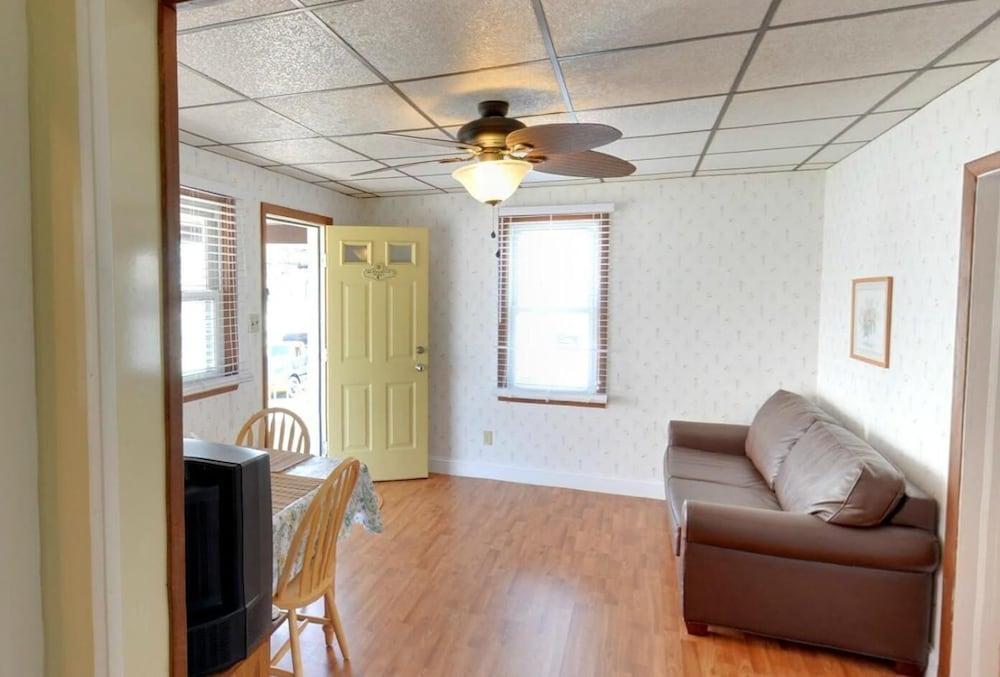 Buttercup Suites