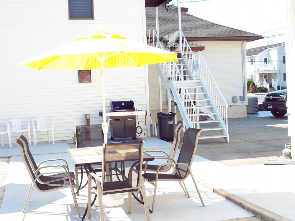 Buttercup Suites