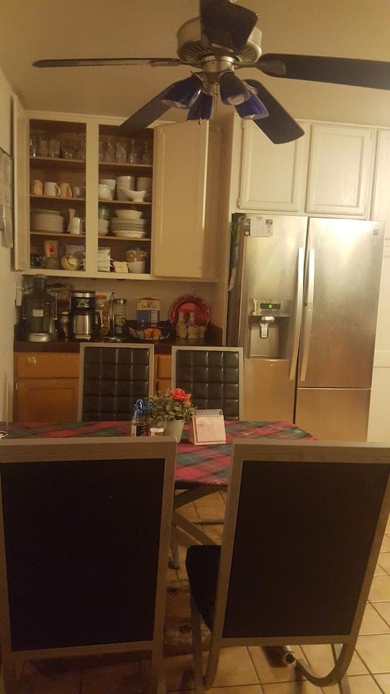 Cynnies Home