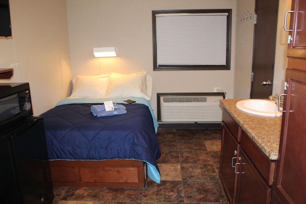Target Hospitality-Carlsbad Lodge