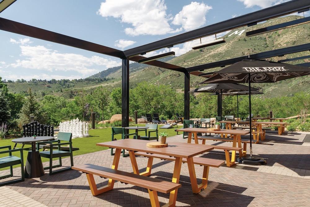 Eddy Taproom And Hotel