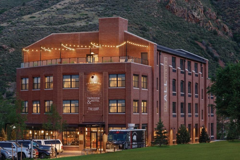 Eddy Taproom And Hotel