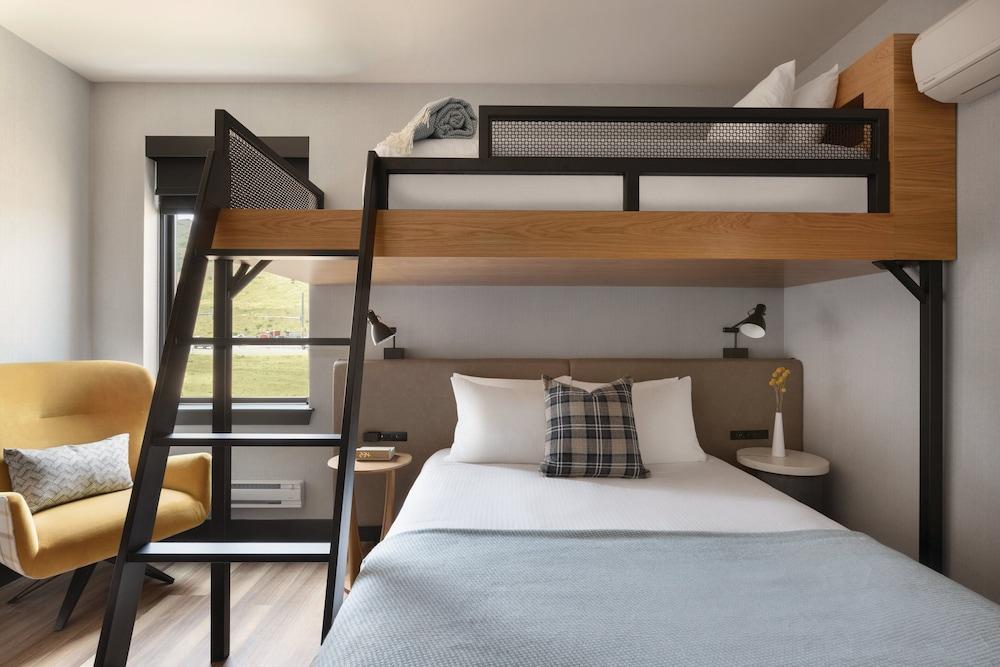 Eddy Taproom And Hotel