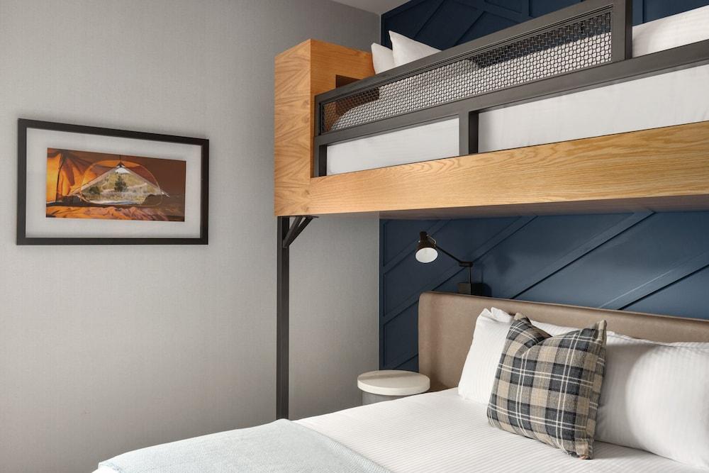 Eddy Taproom And Hotel