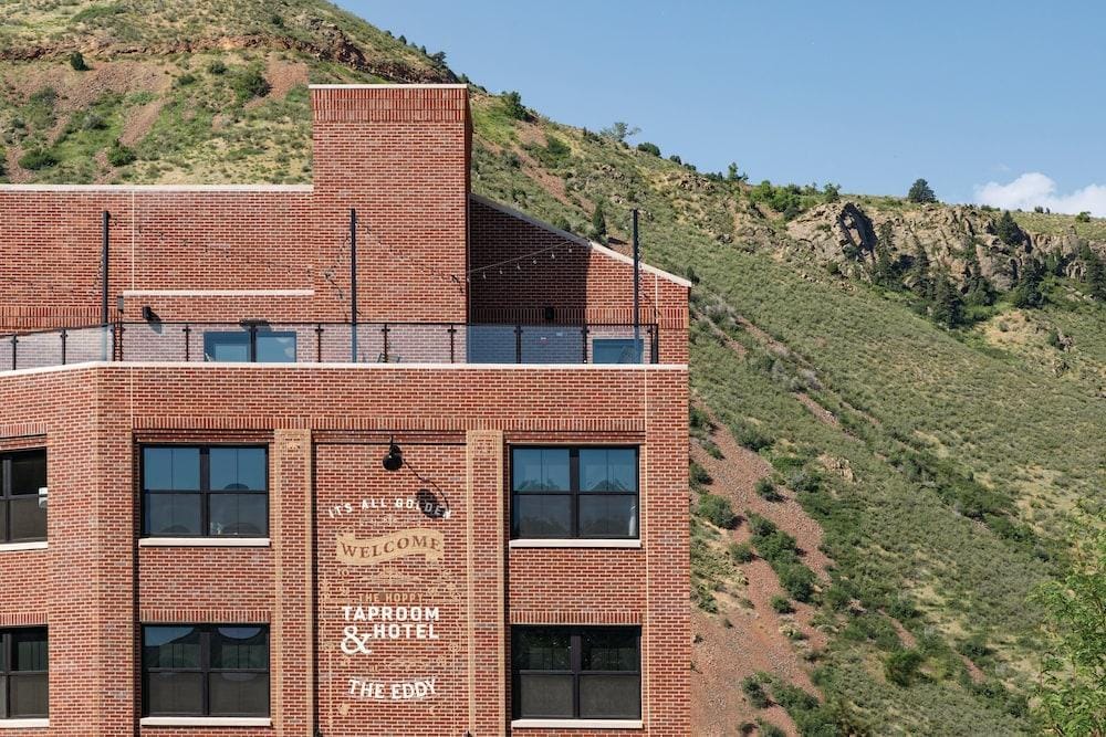 Eddy Taproom And Hotel