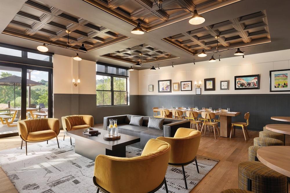 Eddy Taproom And Hotel
