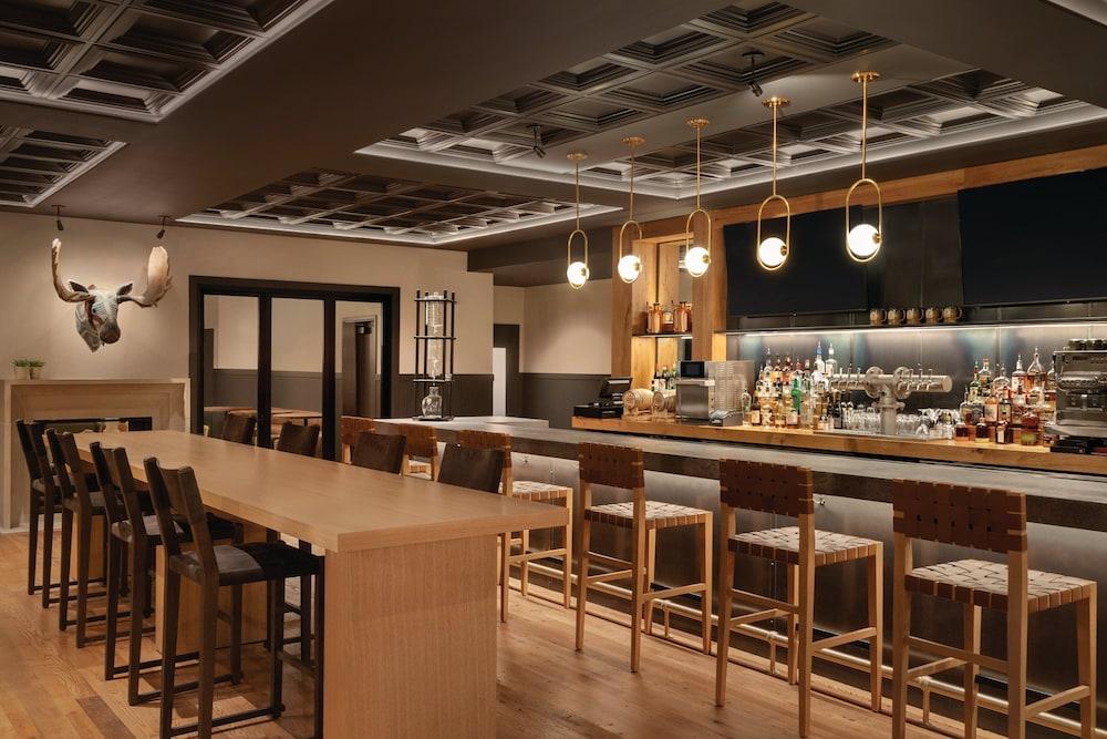 Eddy Taproom And Hotel