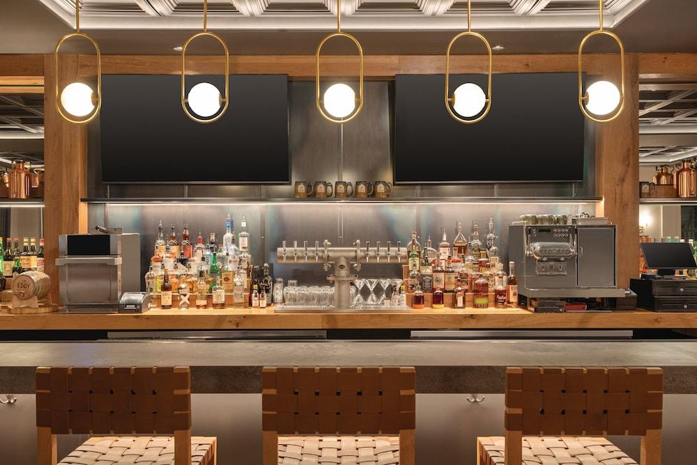 Eddy Taproom And Hotel