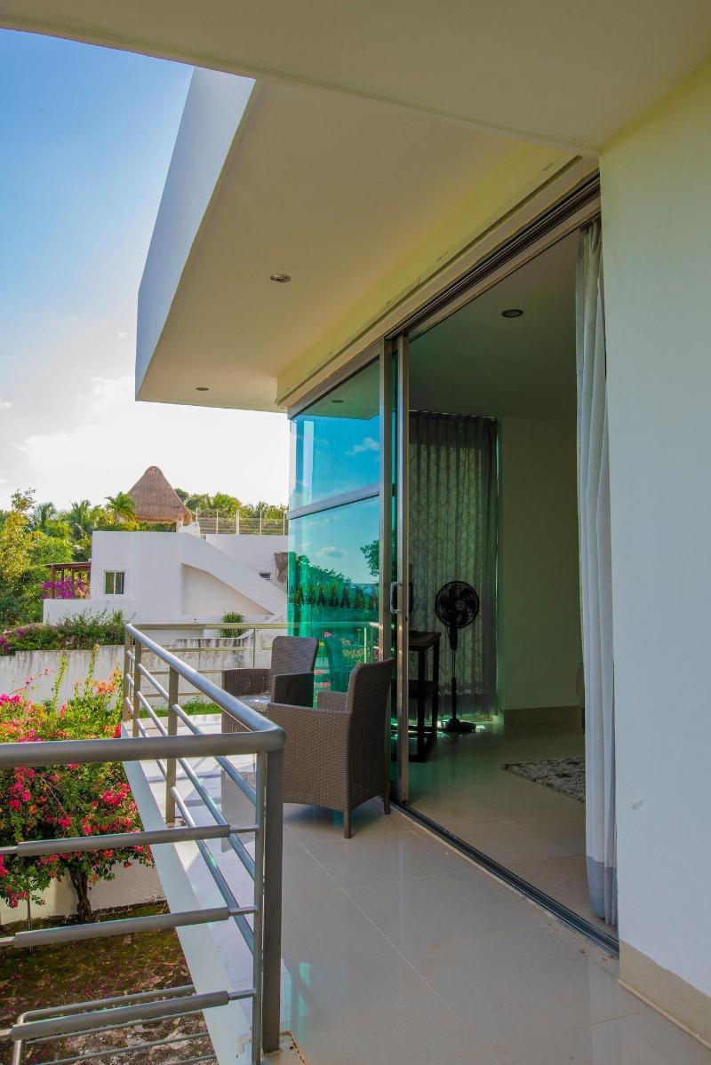 Casa Aakal Lagoon Front