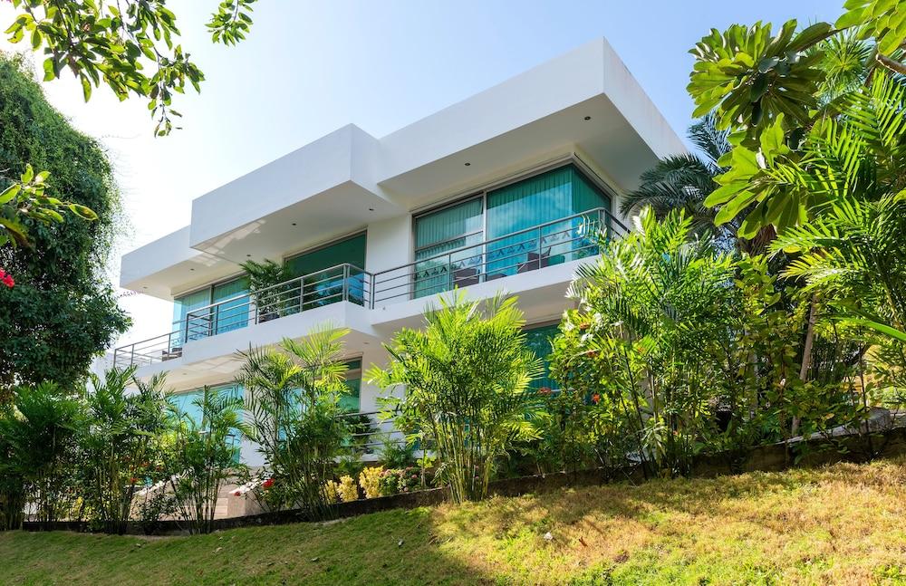 Casa Aakal Lagoon Front