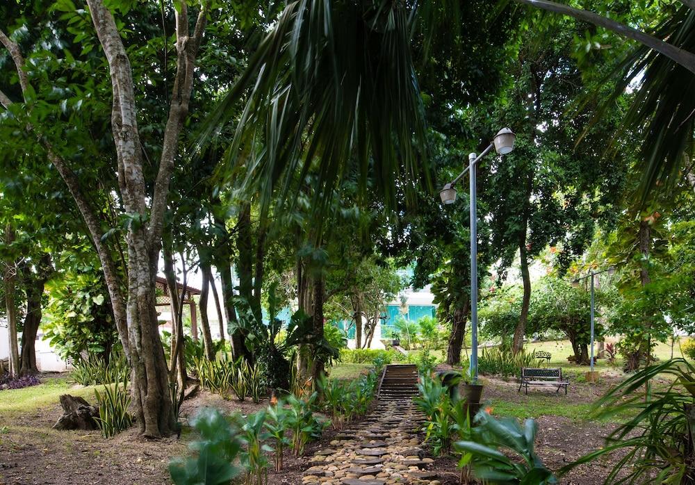 Casa Aakal Lagoon Front