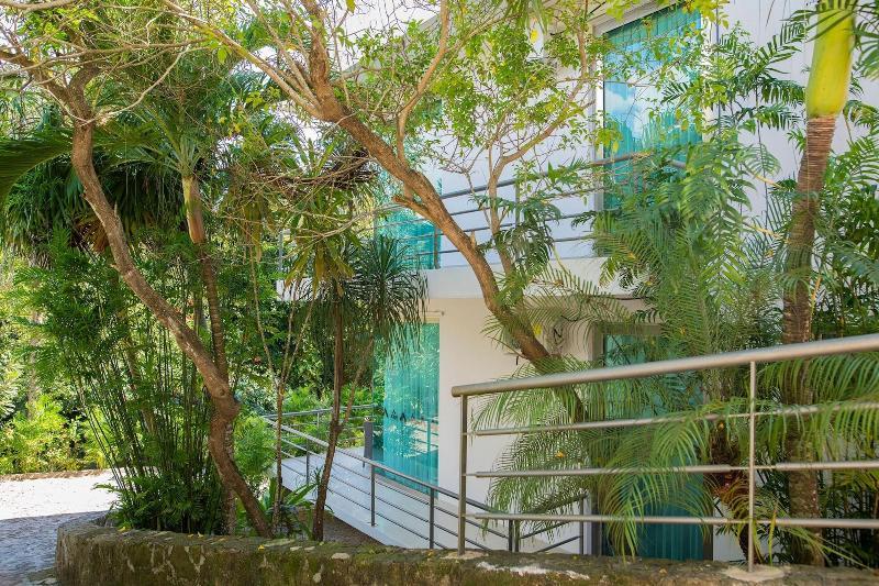 Casa Aakal Lagoon Front