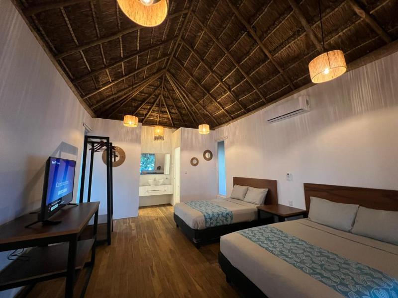 Casa Aakal Lagoon Front
