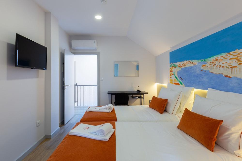 Serra Do Pilar Porto Suites