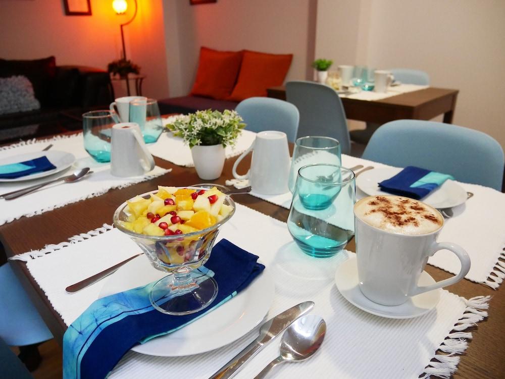 Serra Do Pilar Porto Suites