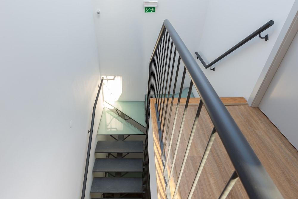 Serra Do Pilar Porto Suites