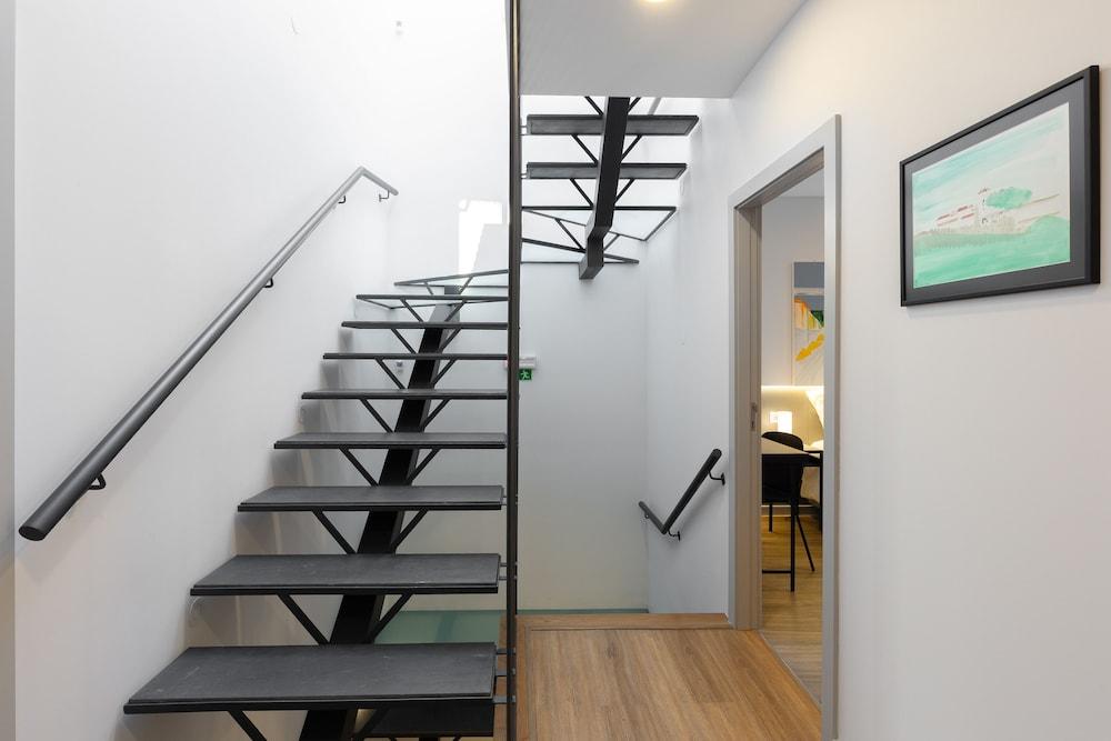 Serra Do Pilar Porto Suites