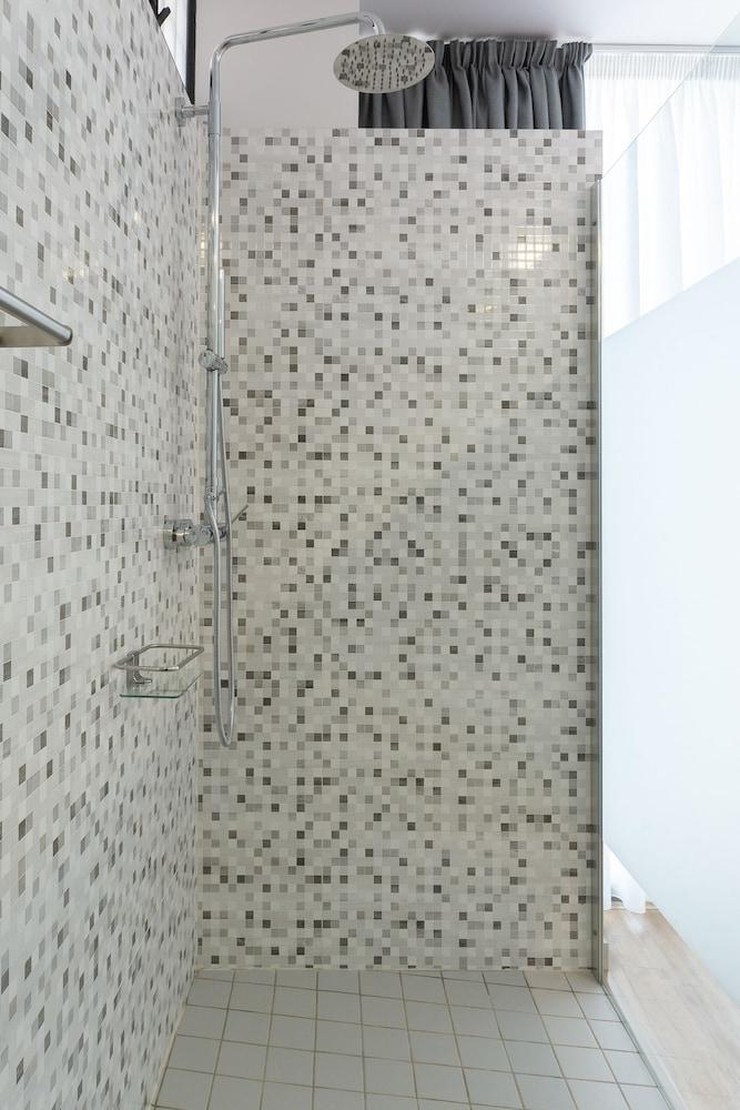 Serra Do Pilar Porto Suites