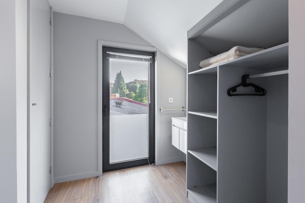 Serra Do Pilar Porto Suites