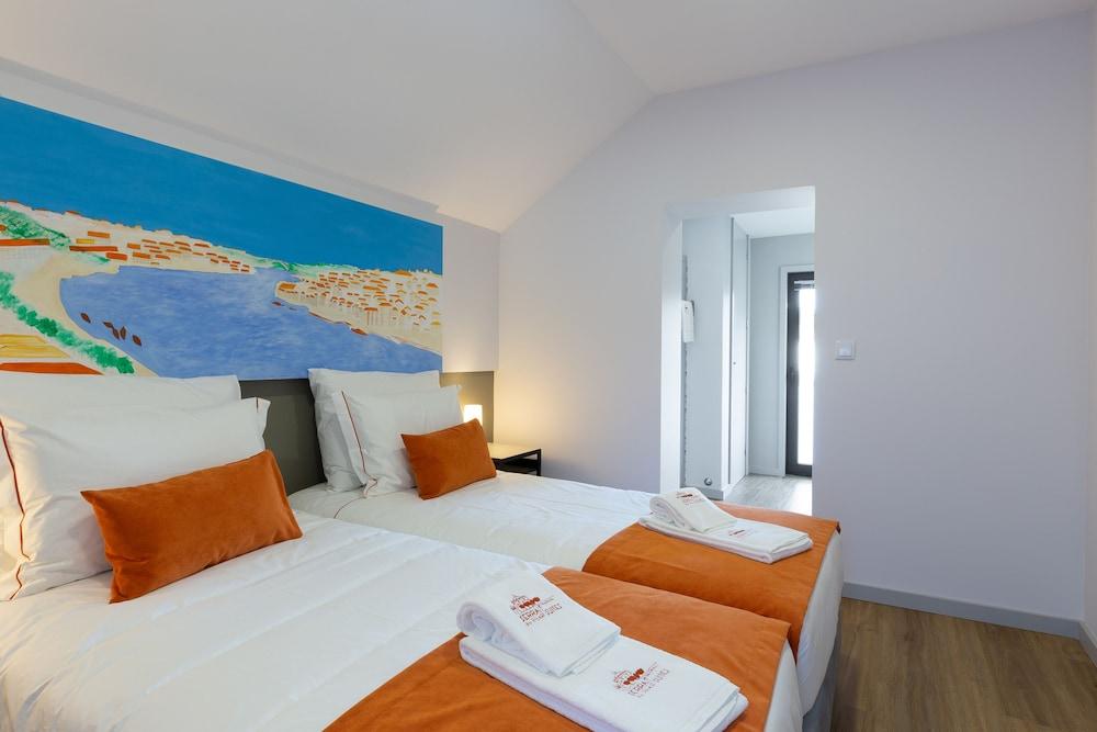 Serra Do Pilar Porto Suites