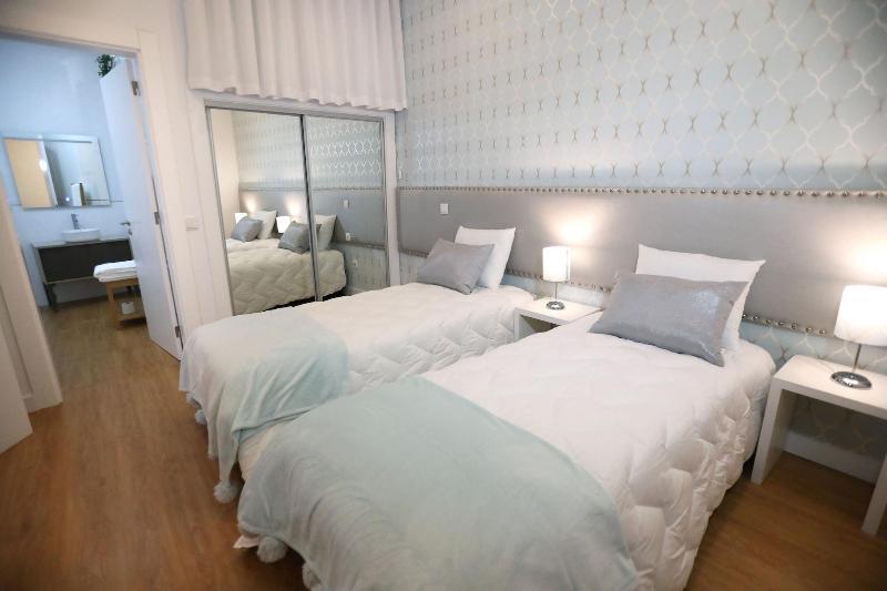 Glass Boutique-Rooms & Suites