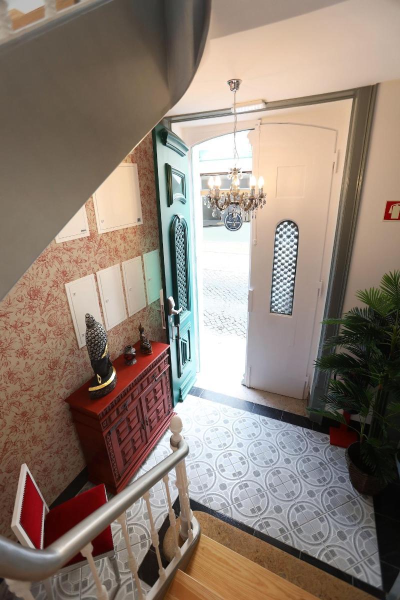 Glass Boutique-Rooms & Suites