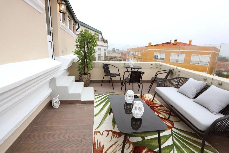 Glass Boutique-Rooms & Suites