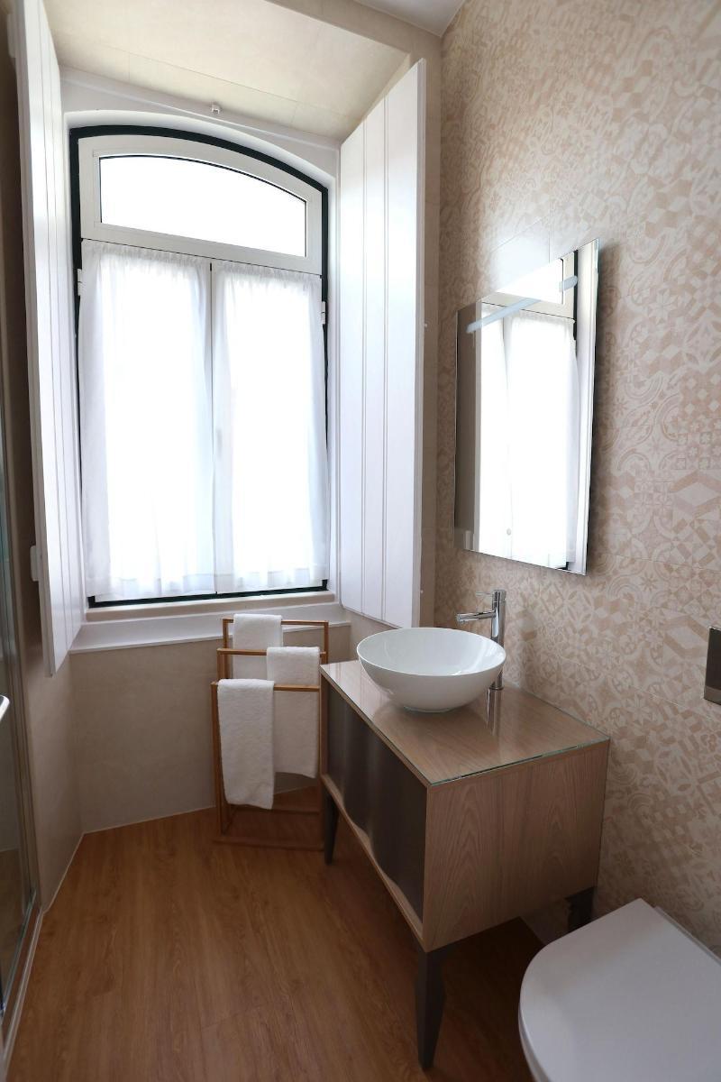 Glass Boutique-Rooms & Suites