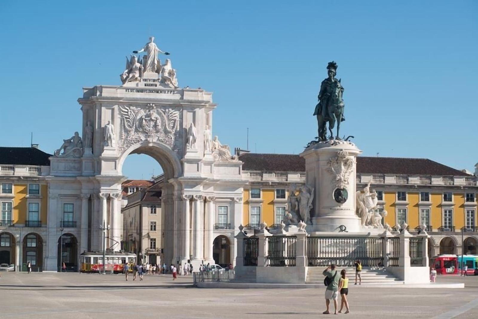 Seixal Bay Village