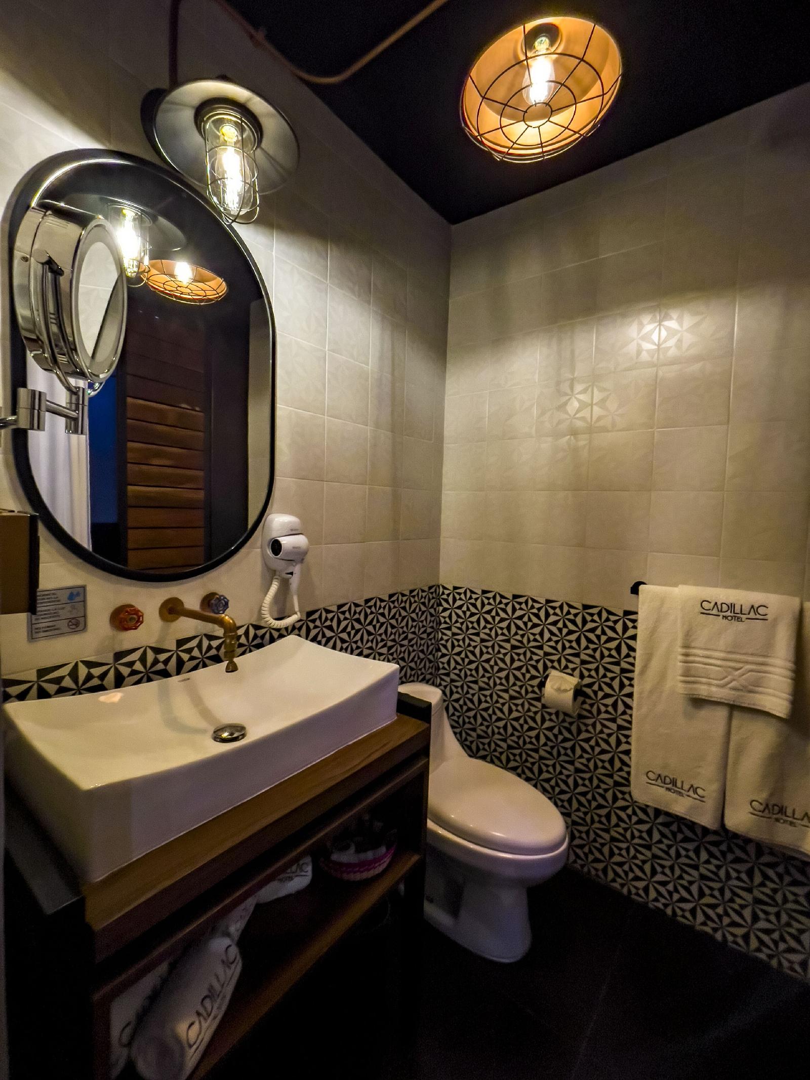 Cadillac Hotel Boutique