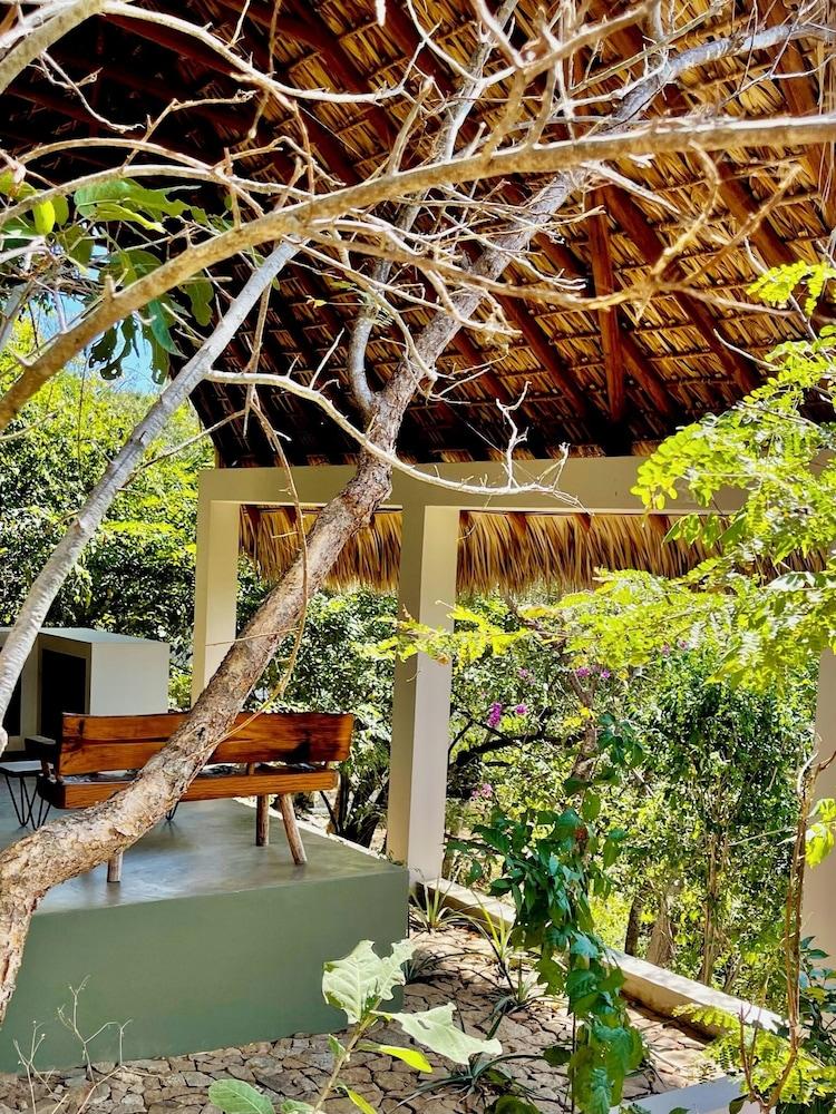 Cocolia Hotel