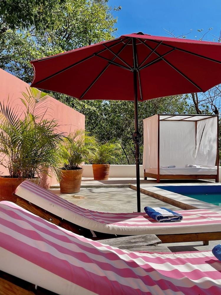 Cocolia Hotel