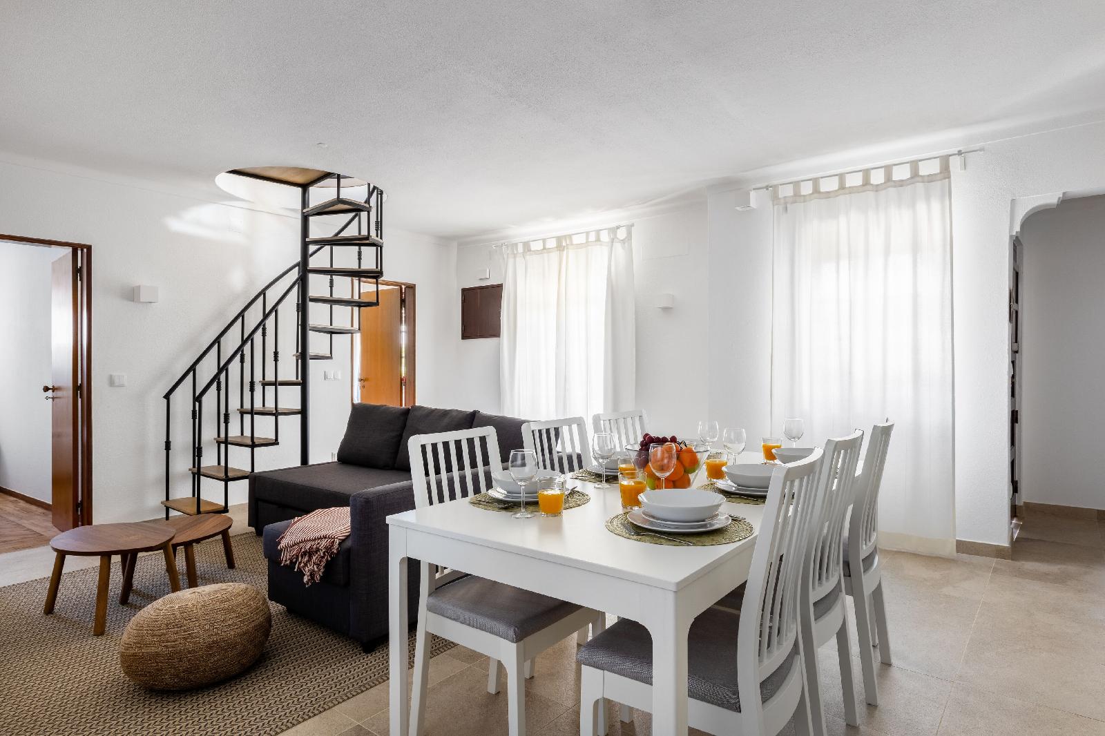 Carvoeira Surf & Family Villa