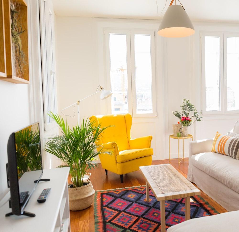 Apartamentos Praca Amarela