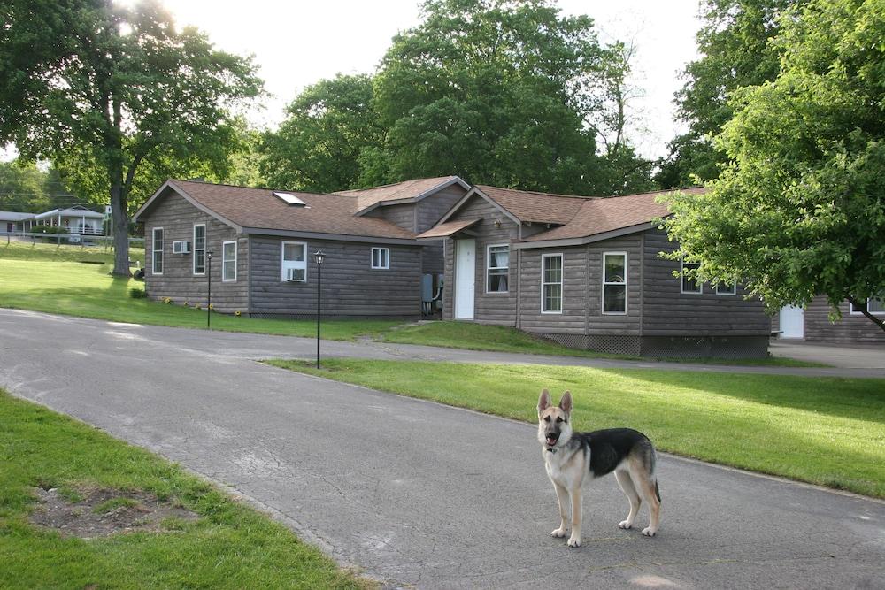 Lakeside Resort