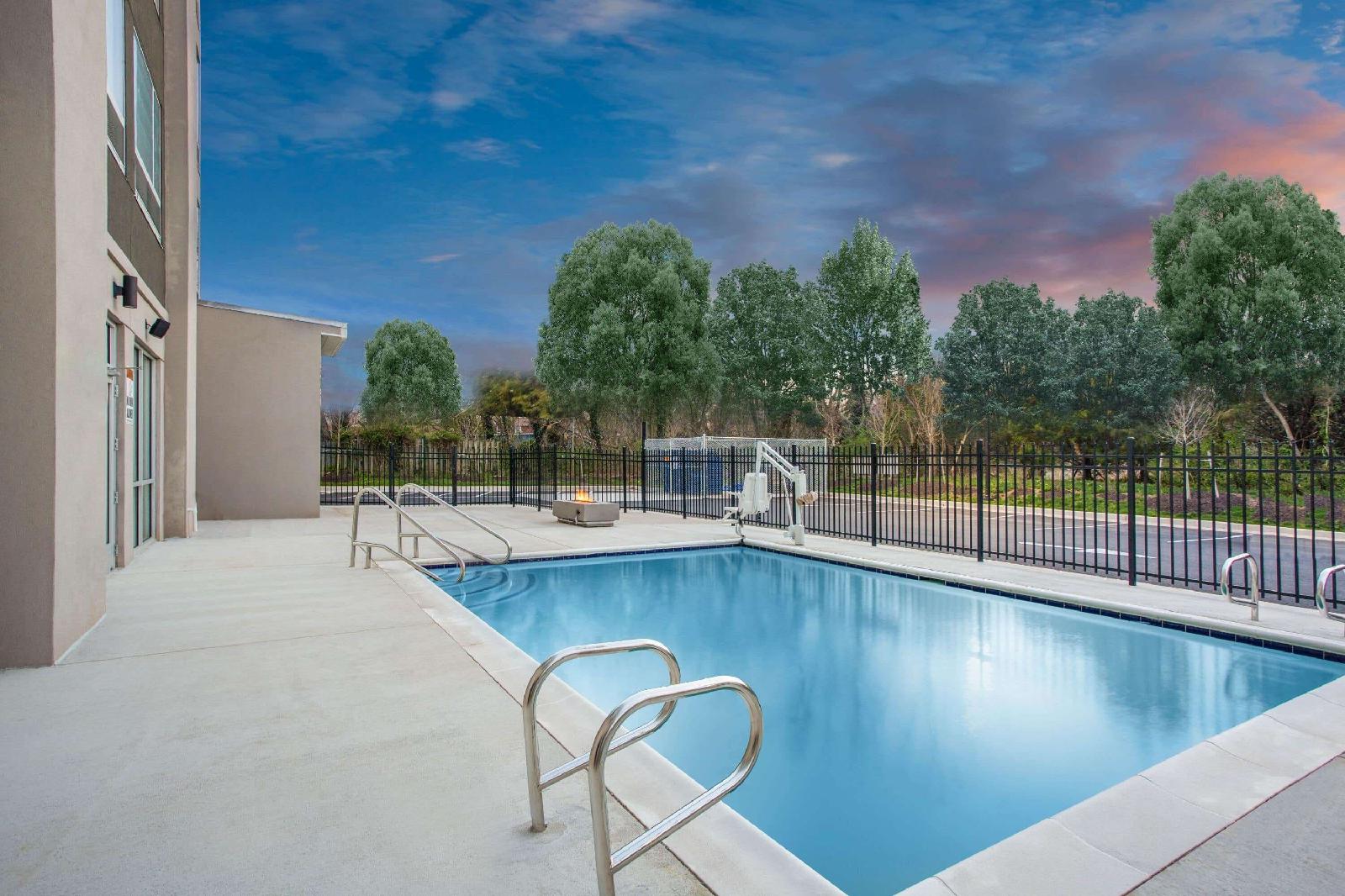 La Quinta Inn & Suites by Wyndham Manassas VA-Dulles Airport