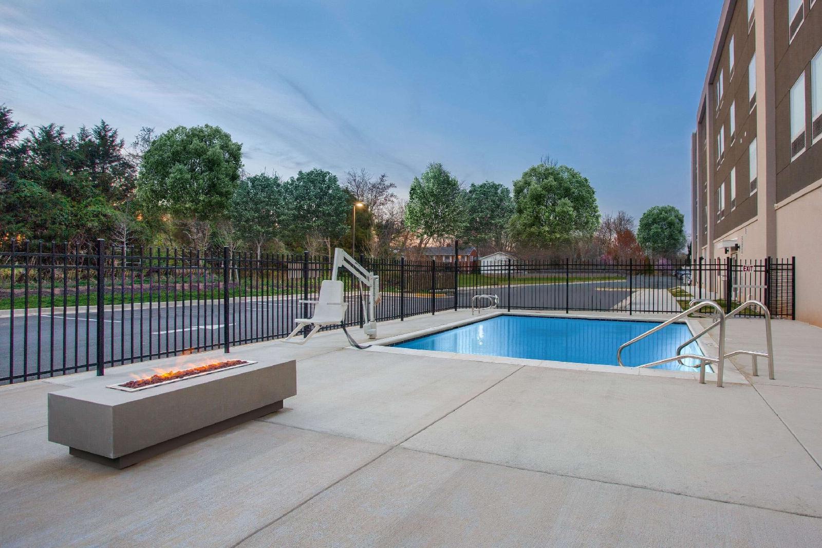 La Quinta Inn & Suites by Wyndham Manassas VA-Dulles Airport