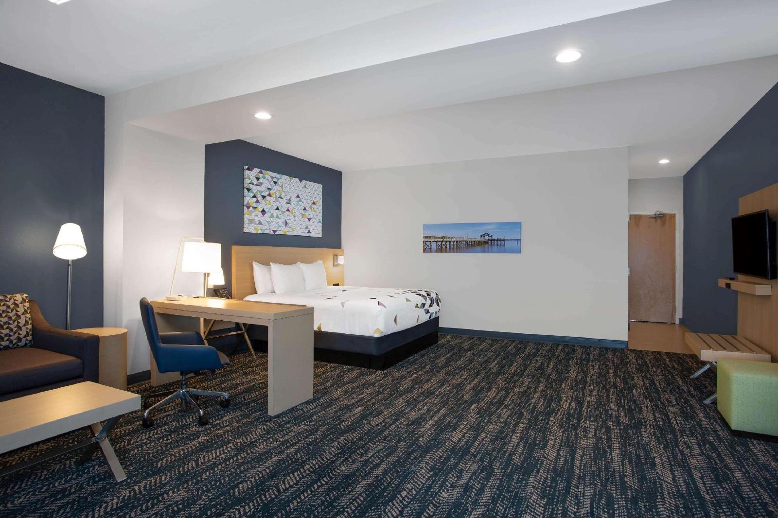 La Quinta Inn & Suites by Wyndham Manassas VA-Dulles Airport