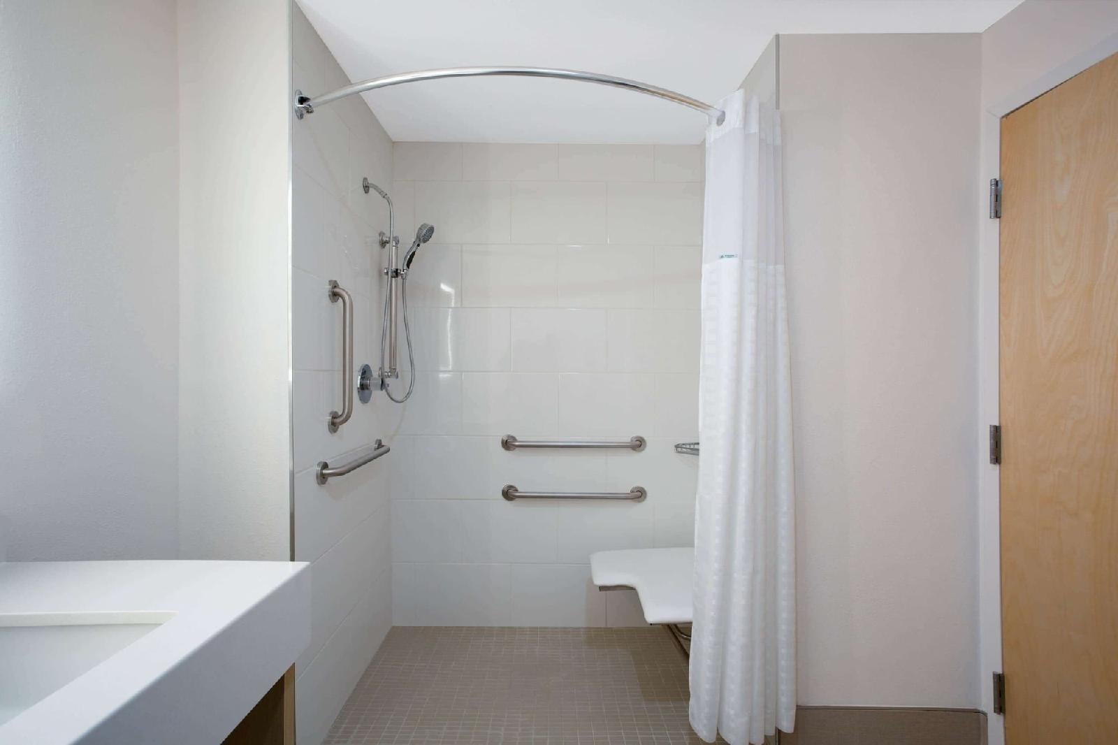La Quinta Inn & Suites by Wyndham Manassas VA-Dulles Airport