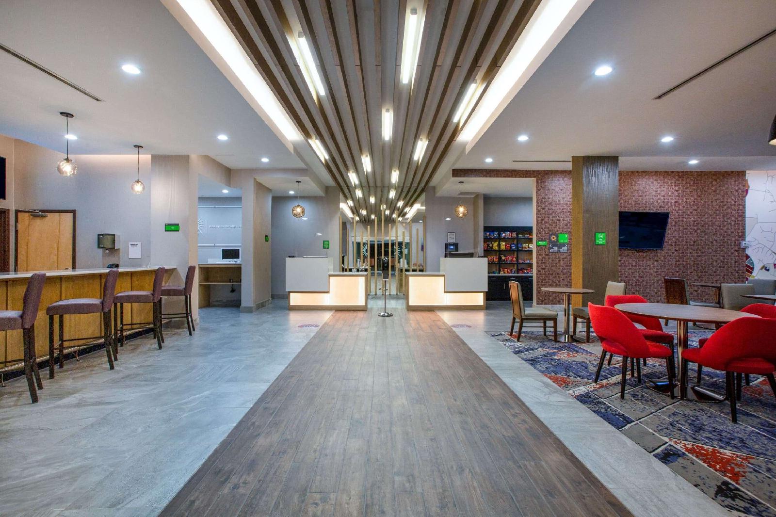 La Quinta Inn & Suites by Wyndham Manassas VA-Dulles Airport