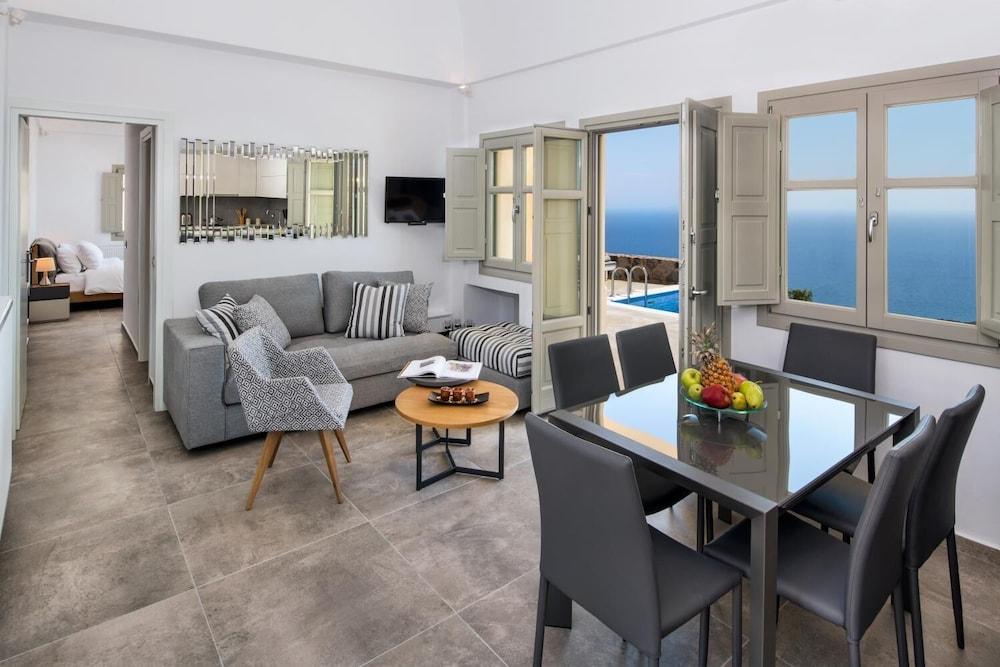 Theano Apartment