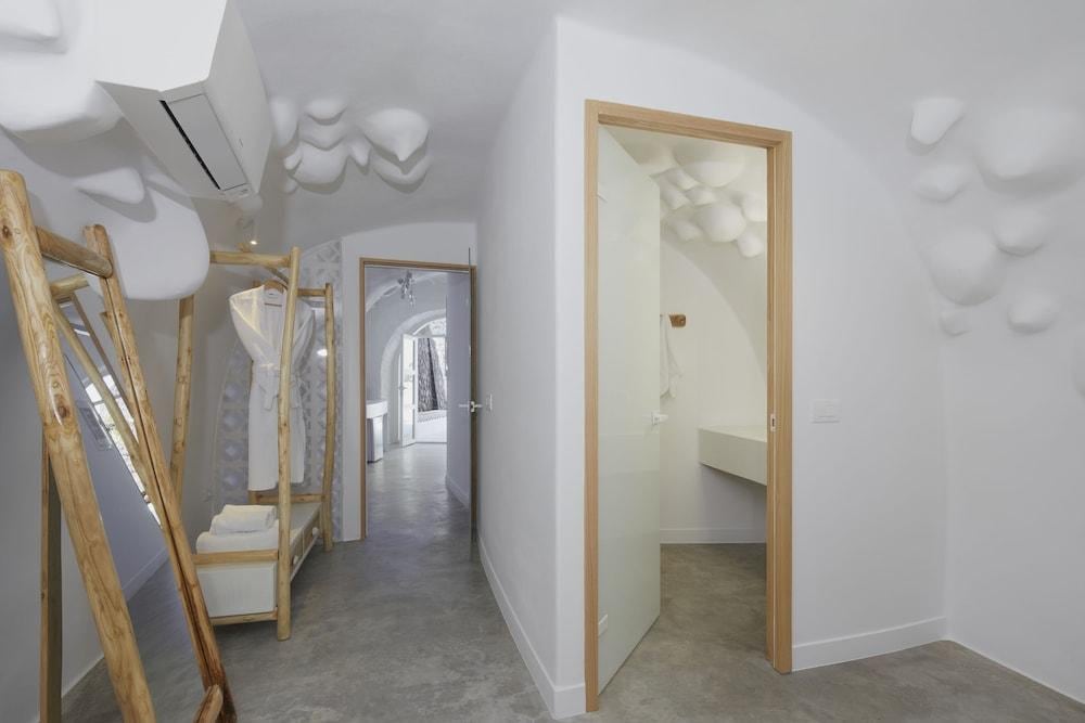 Theano Apartment