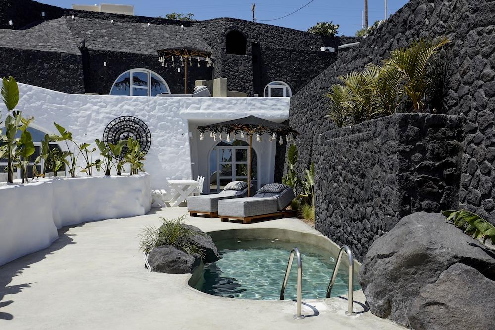 Theano Apartment
