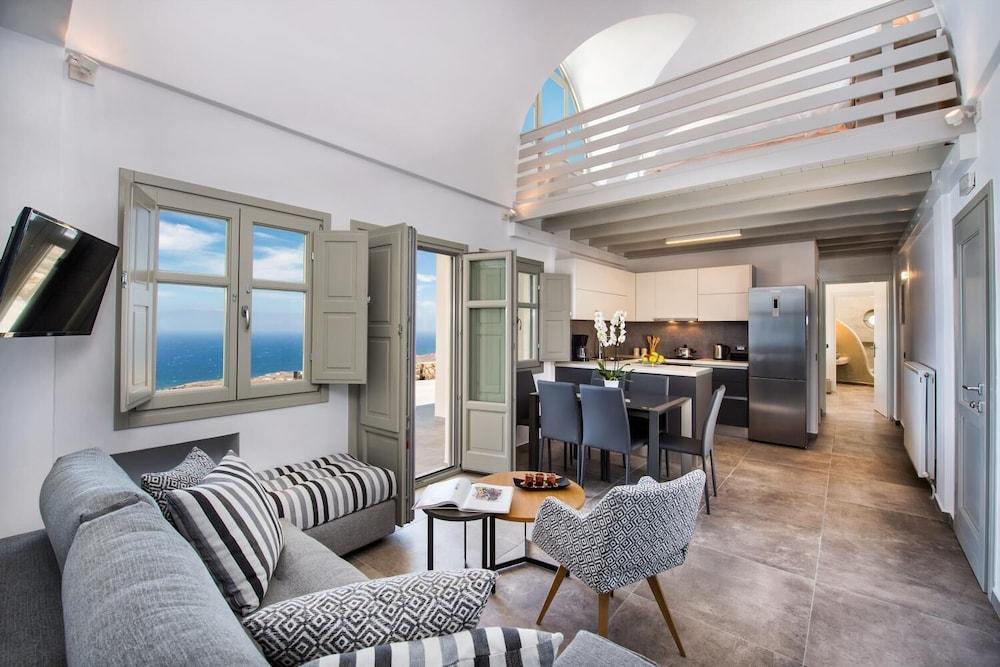 Theano Apartment