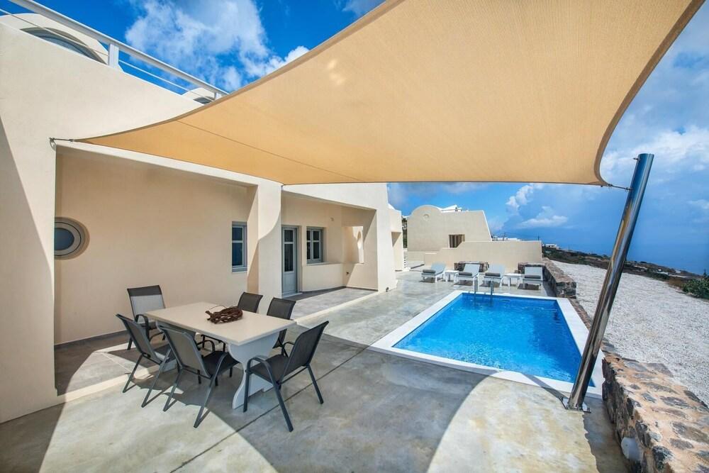 Theano Apartment