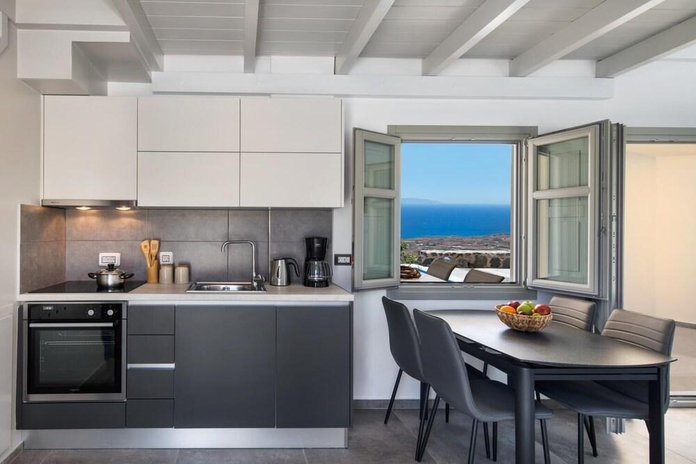 Theano Apartment